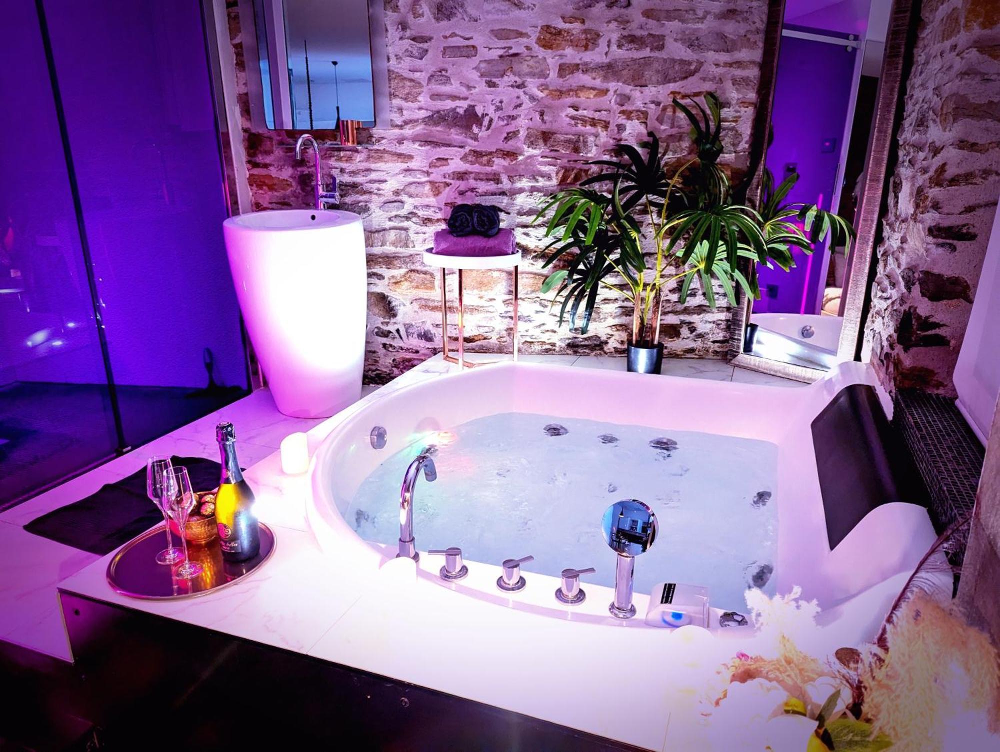 Le Lovt - Love Room Nantes Eksteriør billede