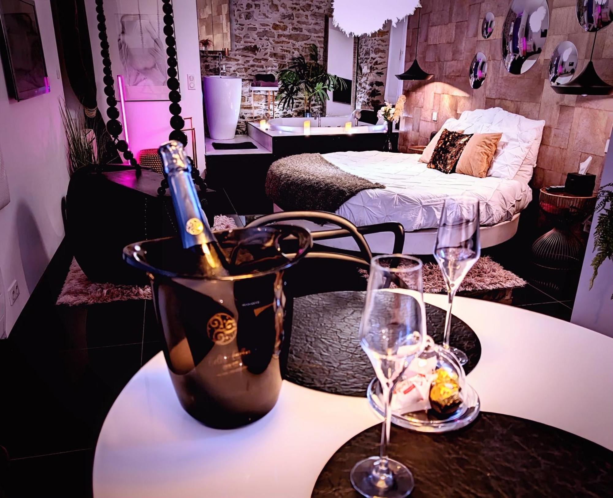 Le Lovt - Love Room Nantes Eksteriør billede